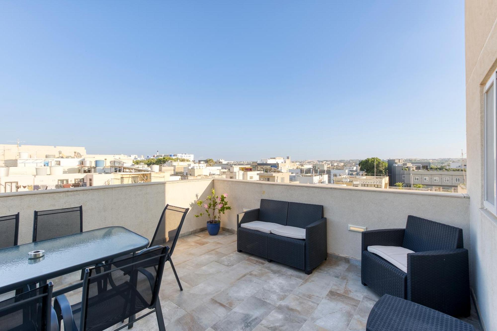 Annitchka Mansions - Penthouse In Central Malta Биркиркара Екстериор снимка