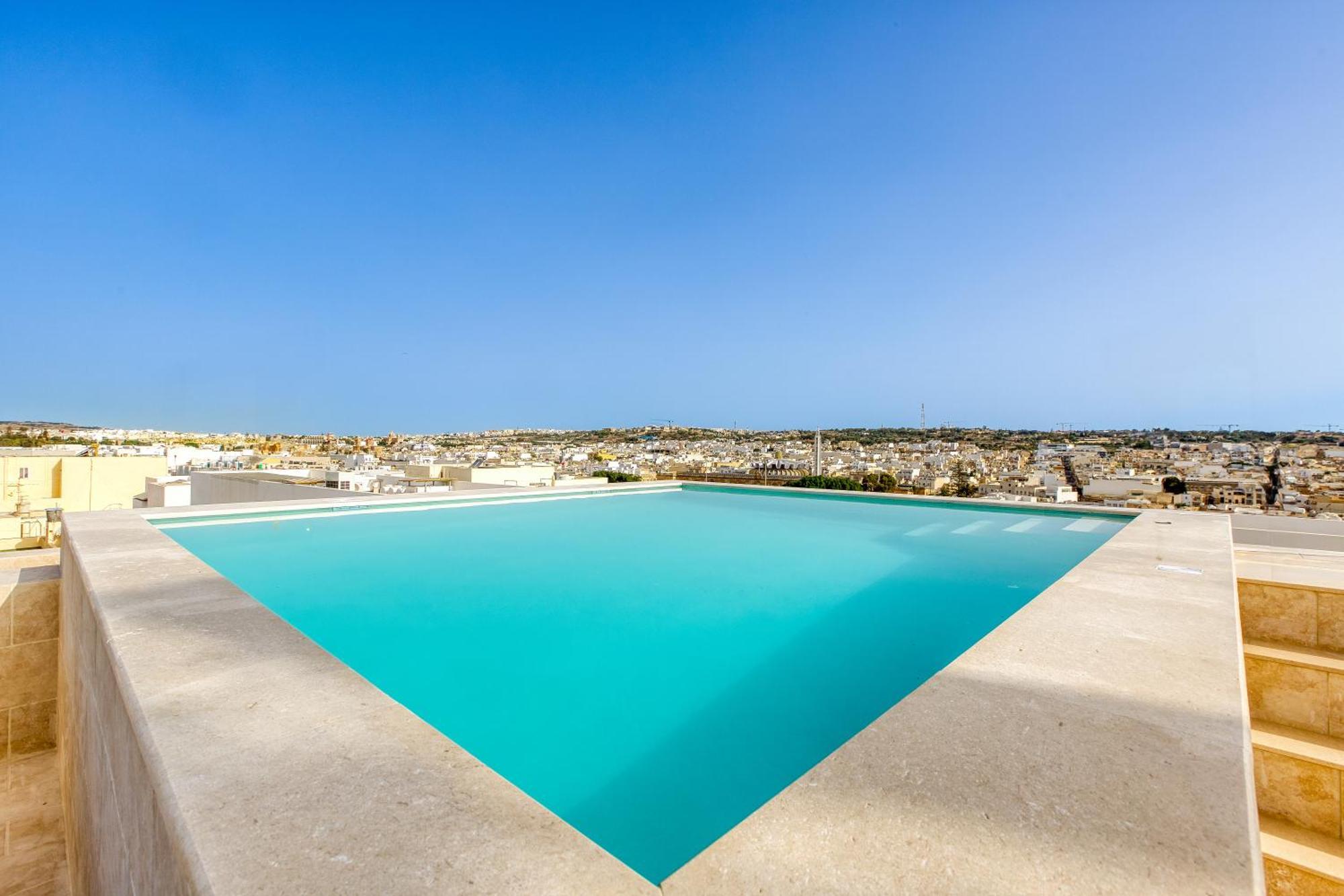 Annitchka Mansions - Penthouse In Central Malta Биркиркара Екстериор снимка